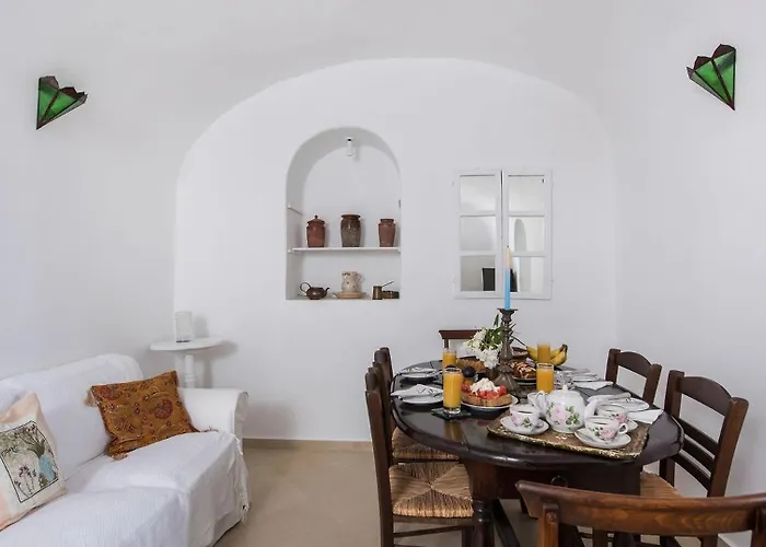 Athinais Mansion Villa *